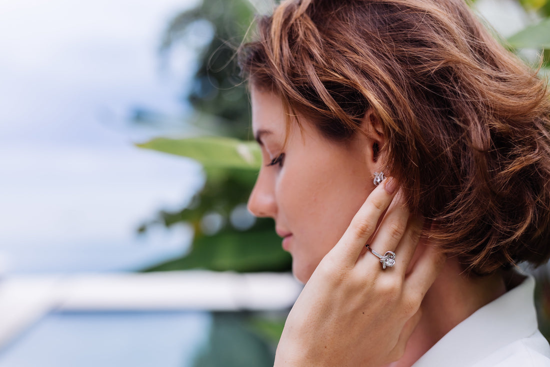 Lab Grown Cluster Earrings vs Solitaire Studs: Which Should You Pick?